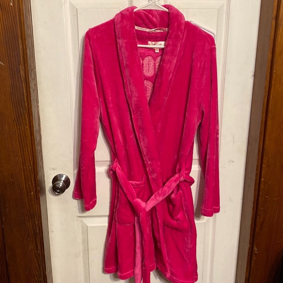 Intimates & Sleepwear Nwot Juicy Couture Hot Pink Bathrobe Poshmark